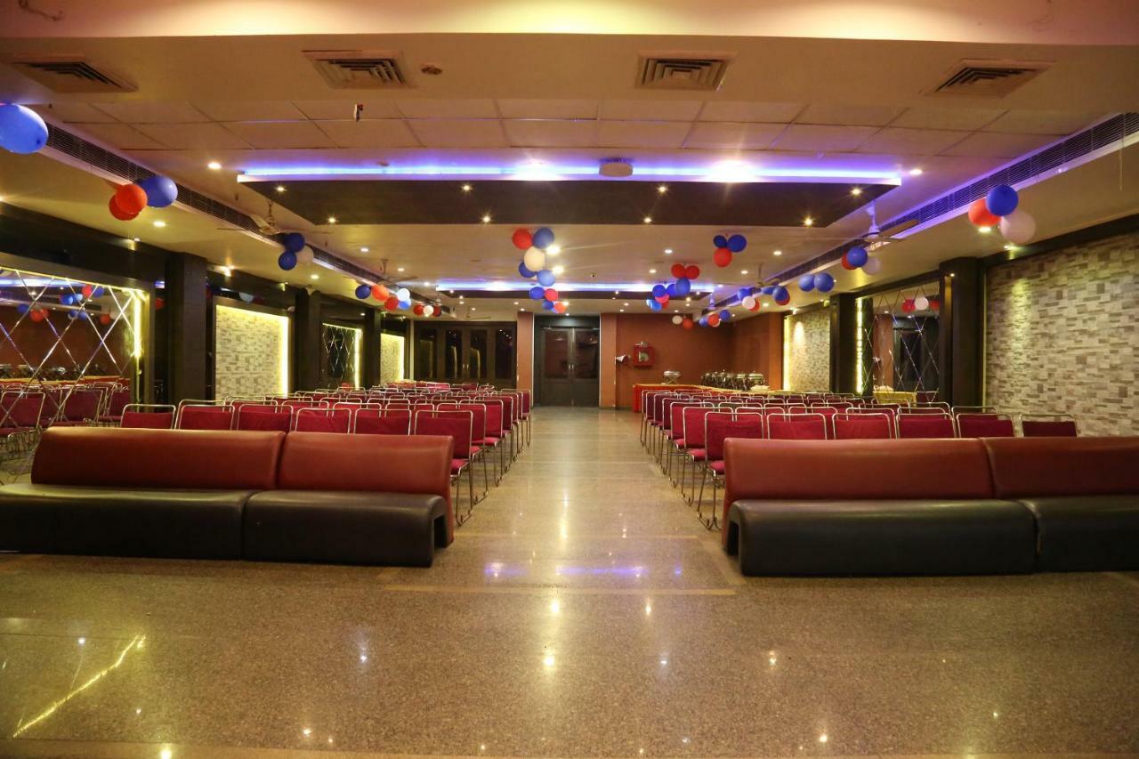 Hotel Deviram Palace Agra  Esterno foto